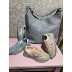 deportivas multicolor en pastel